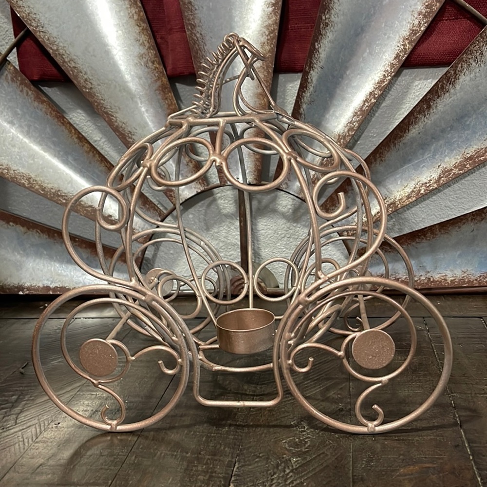 Carriage Candle Holder